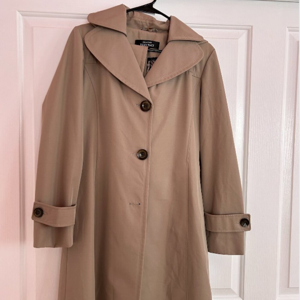 STUNNING Ellen Tracy trenchcoat